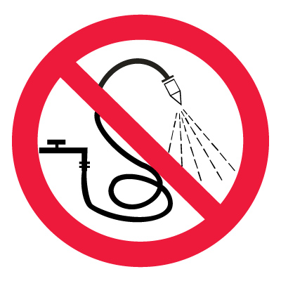 Знак P17 Запрещается разбрызгивать воду (Пленка 150 х 150)