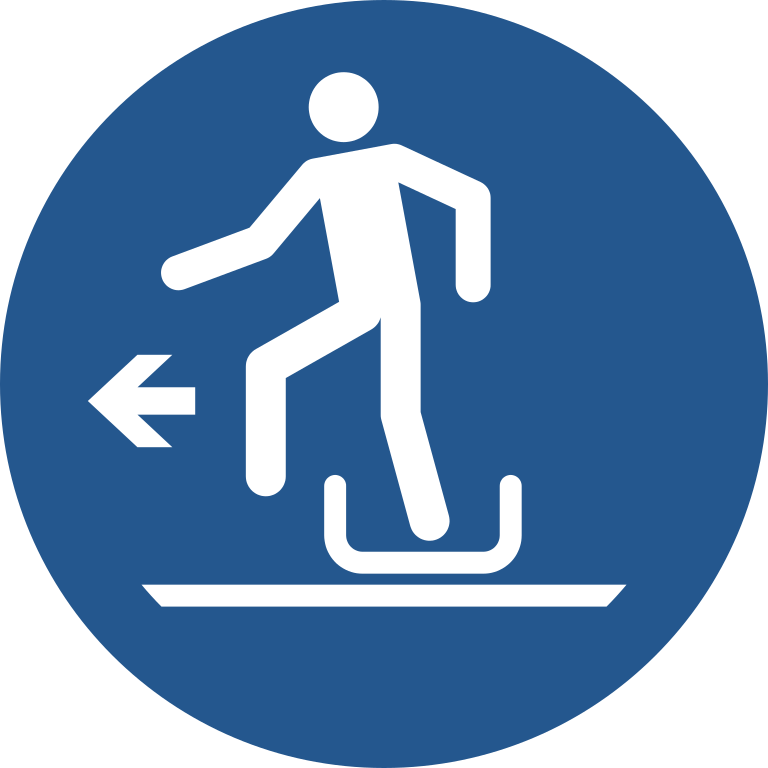 M050 Выходить с саней налево/Alighting from toboggan to the left
