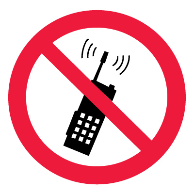 Знак P18 Запрещается пользоваться мобильным (сотовым) телефоном или переносной рацией •ГОСТ 12.4.026-2015• (Пленка 100 х 100)