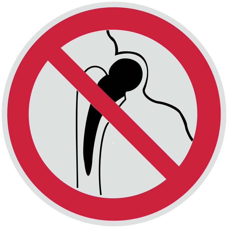 Знак P16 Запрещается работа (присутствие) людей, имеющих металлические имплантанты •ГОСТ 12.4.026-2015• (Световозвращающий Пленка 200 х 200)