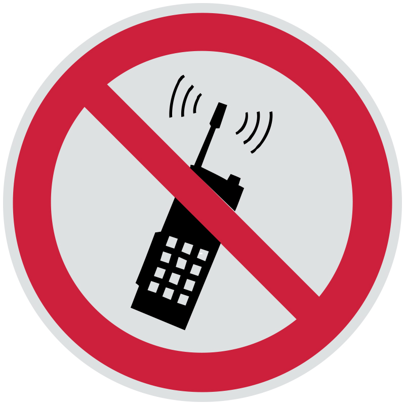 Знак P18 Запрещается пользоваться мобильным (сотовым) телефоном или переносной рацией •ГОСТ 12.4.026-2015• (Световозвращающий Пленка 200 х 200)